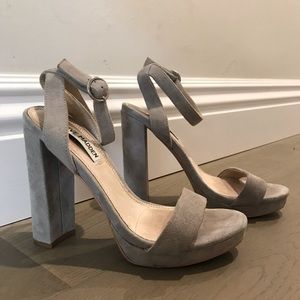 Steve Madden - ADDON - light grey heels - size 6